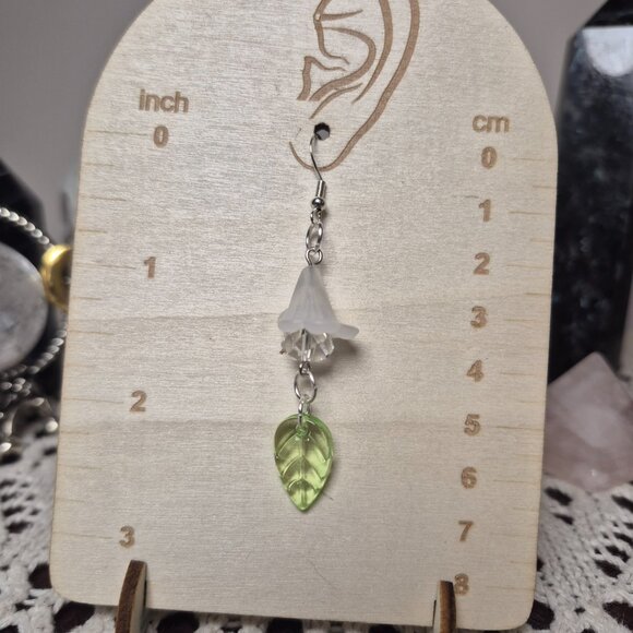 NEW Fairy Flower Earrings - Picture 2 of 4